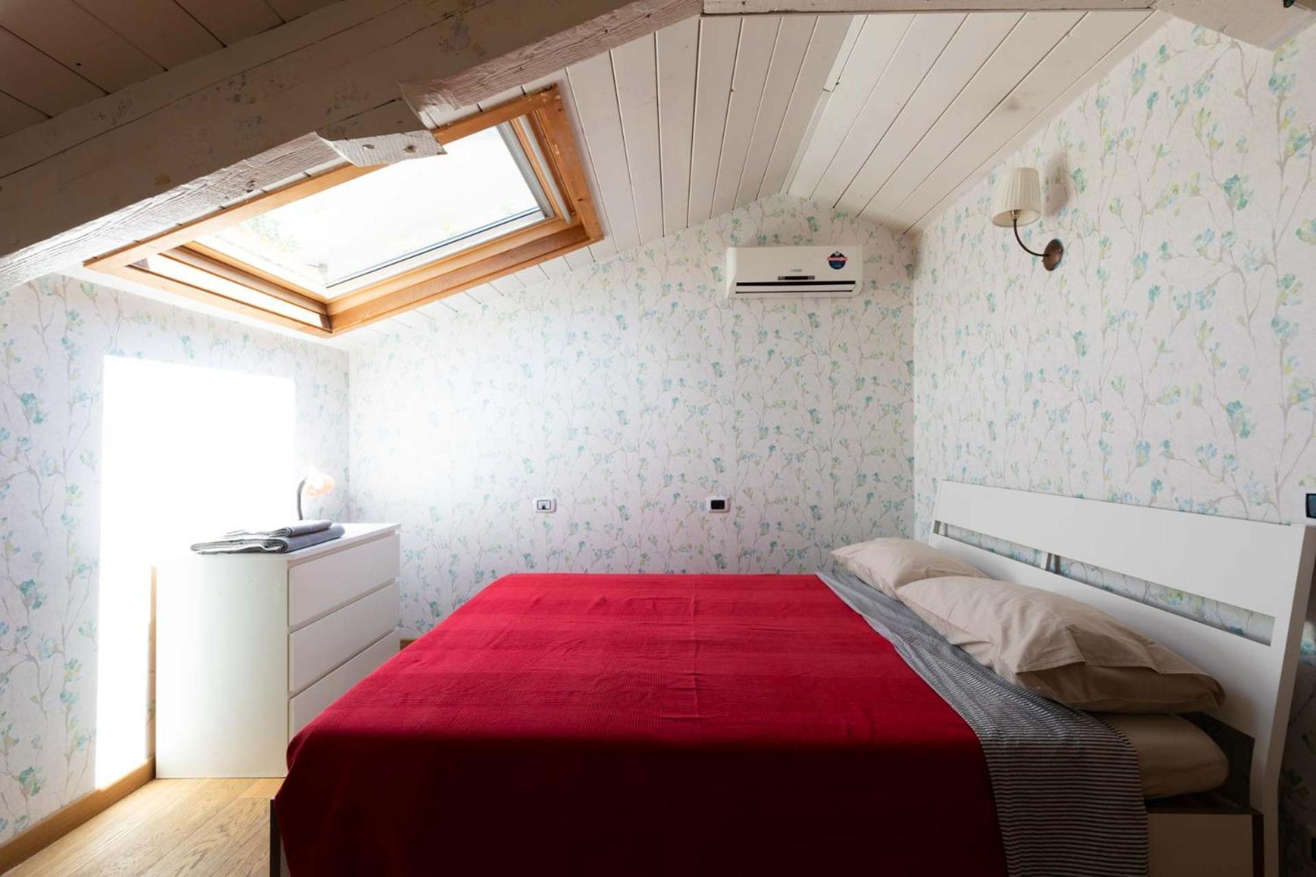 Apartamento Spaccanapoli Casa Tre Santi Nápoles